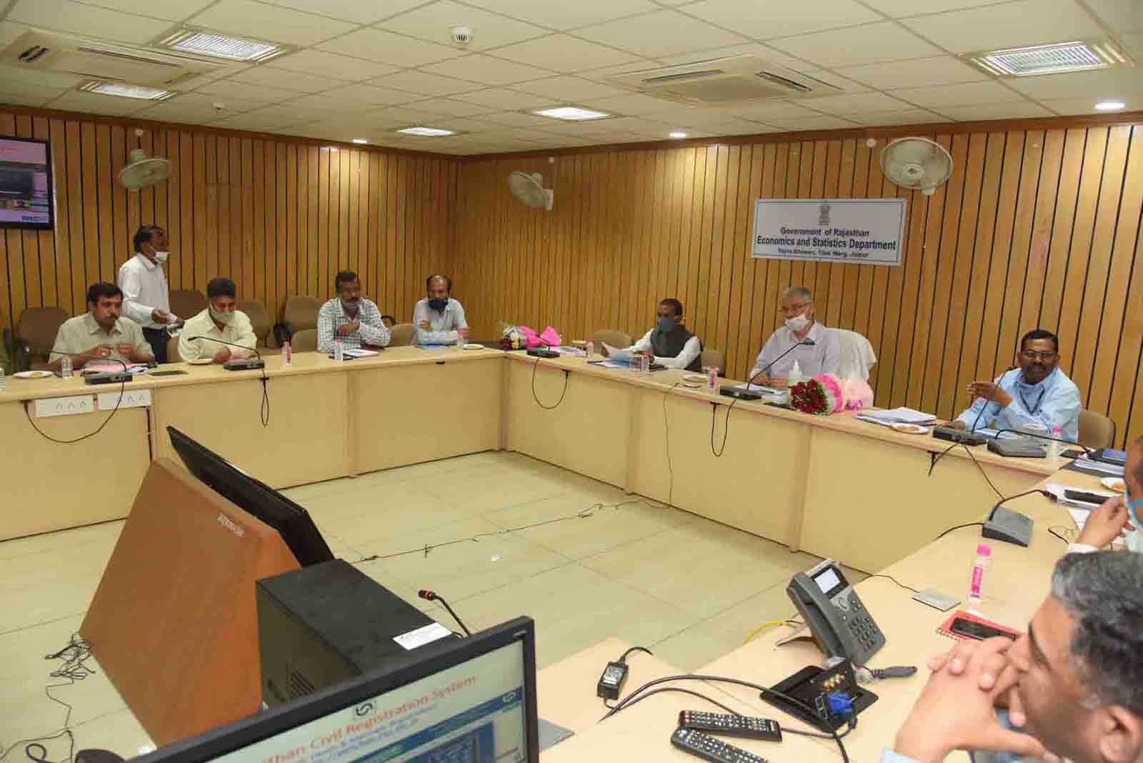 रजिस्ट्रार जनरल ऑफ इंडिया एवं जनगणना आयुक्त श्री विवेक जोशी द्वारा पहचान पोर्टल का अवलोकन